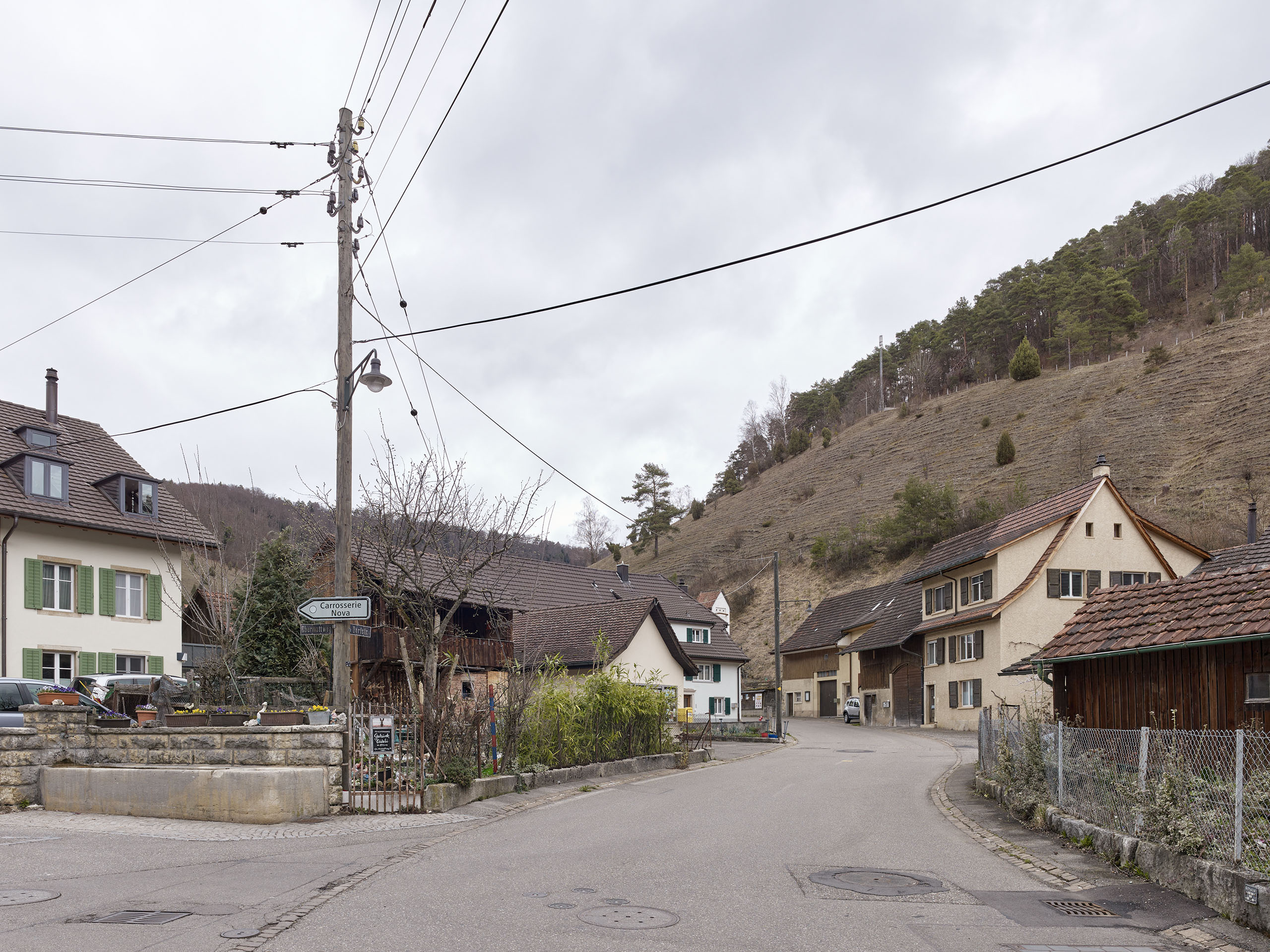 Dorfstrasse. Blick nach Nordosten